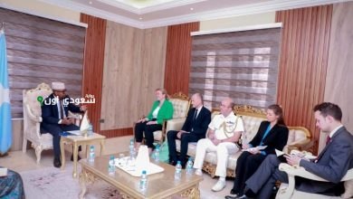 وزير الدفاع يصل العاصمة البريطانية في زيارة رسمية لتعزيز التعاون العسكري بين البلدين