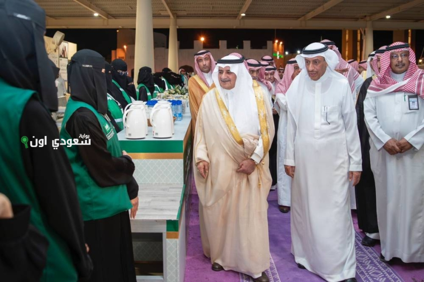 أمير تبوك يزور منفذ