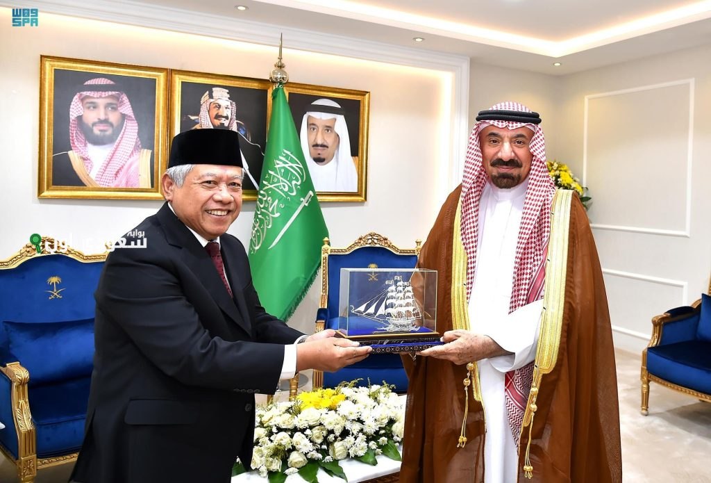 السفير الإندونيسي يحذر مواطنيه من استخدام تأشيرات الزيارة للعمل في السعودية