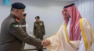 عبدالعزيز بن سعود يلتقي مدير عام مكافحة المخدرات في منطقة مكة المكرمة