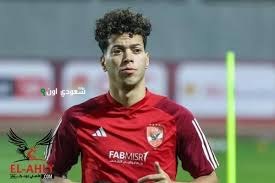 أمام عاشور يناقش العروض