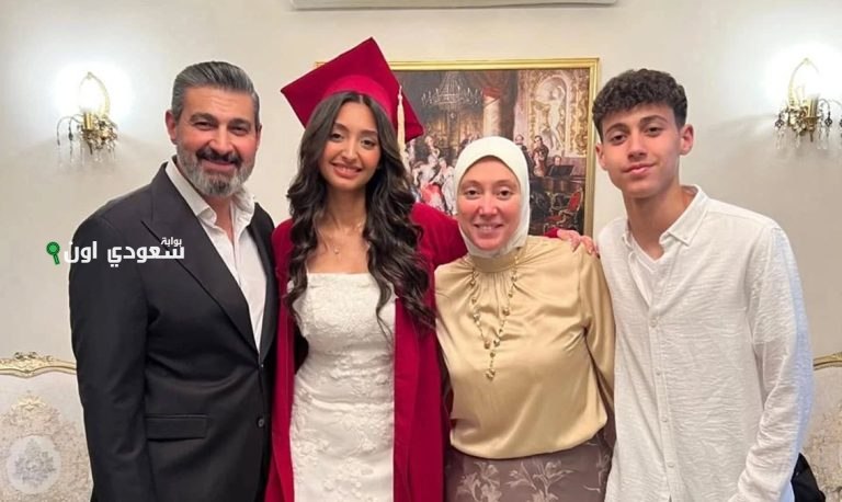 ياسر جلال يحتفل بتخرج ابنته