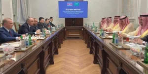 الكهموس يلتقي بالنائب العام الأذربيجاني