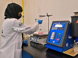مختبرات أمانة المدينة تجري