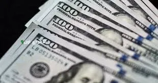تراجع الدولار بسبب القلق من الأوضاع المالية الراهنة