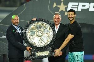 تسلم الأهلي درع الدوري