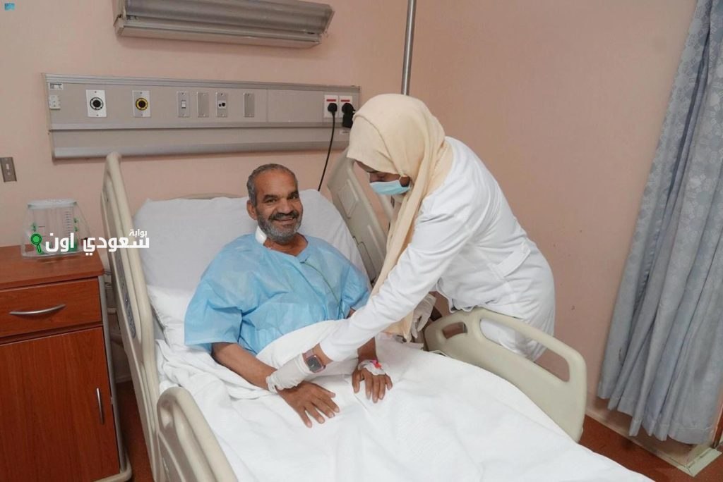 إنقاذ حاج إيراني من