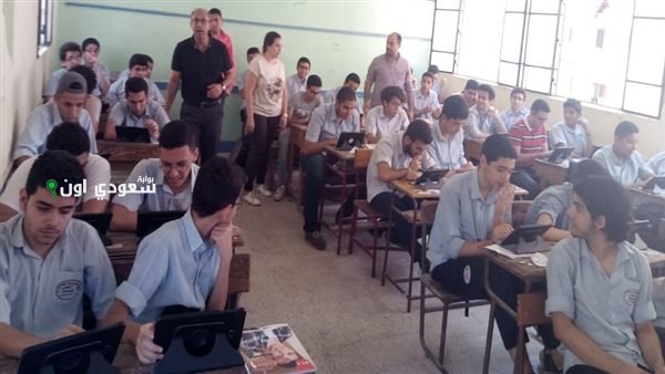 امتحانات الصف الأول الثانوي