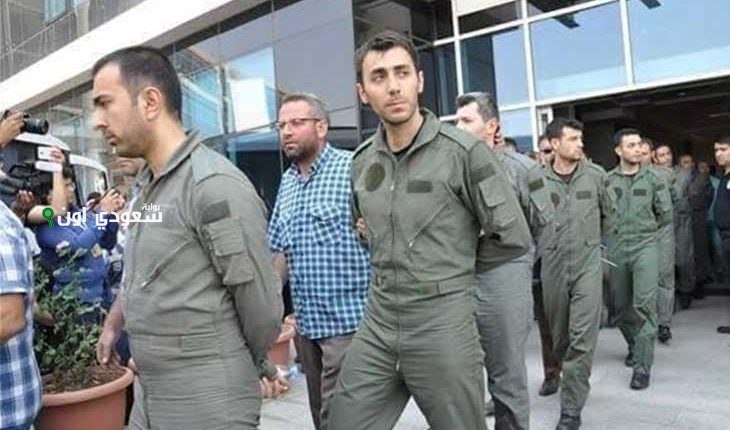 تركيا تعتقل عشرات العسكريين