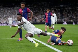 تشافي يجهّز البدائل.. برشلونة يستعد للكلاسيكو الأحد 11 مايو 2025 لياقة قوية ضغط تكتيكي