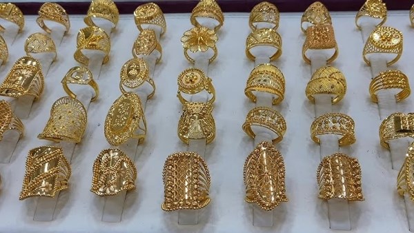صدمة تضرب الأسواق.. سعر الذهب اليوم الأحد 11 مايو 2025 خسائر سريعة هبوط مرعب