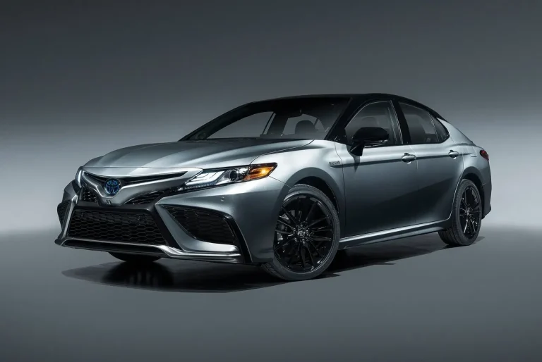 سيارة تويوتا كامري