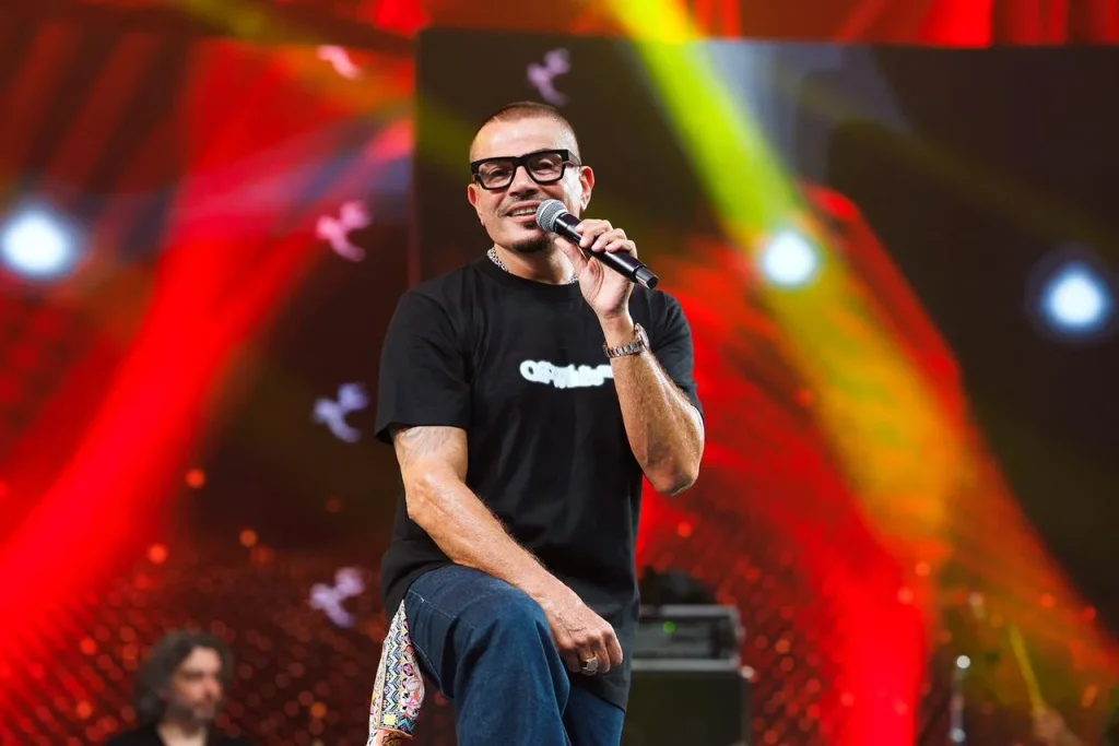 عمرو دياب يحيي حفلًا