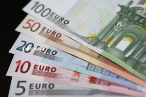 كم سعر صرف اليورو مقابل الجنيه المصري