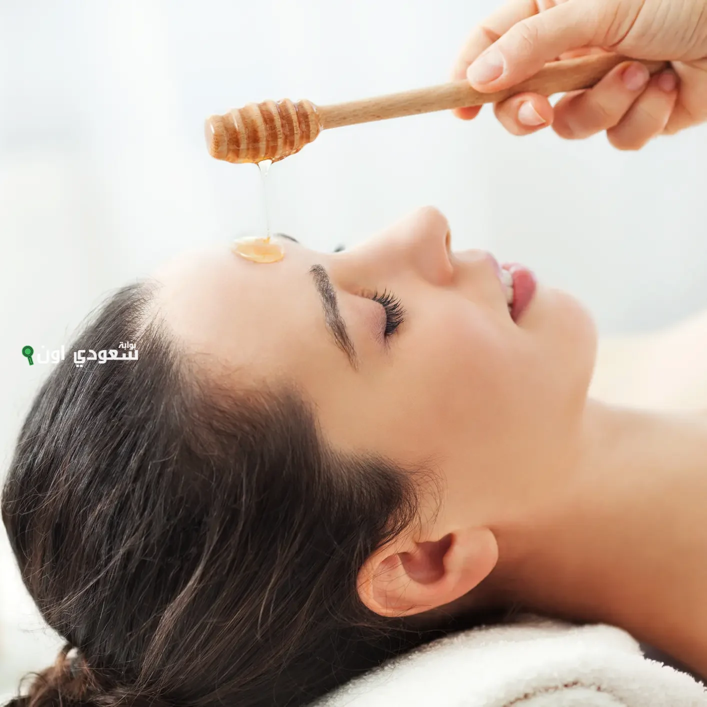 اخلطي شوية عسل على وجهك وشوفي البشرة
