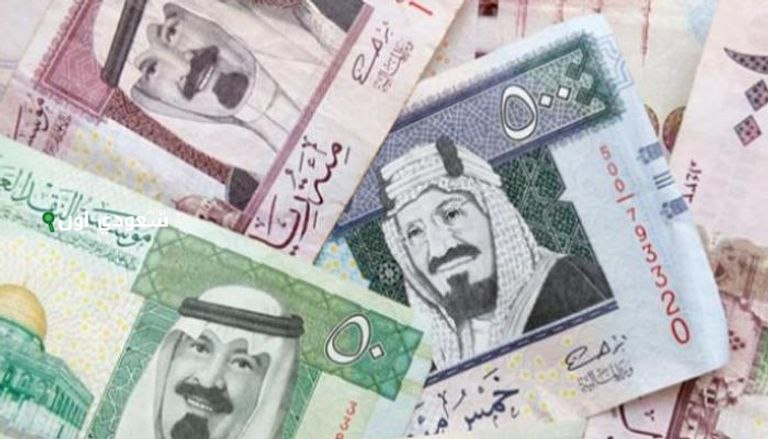 جدول صرف الدولار مقابل الريال السعودي مع بداية تعاملات الأسبوع