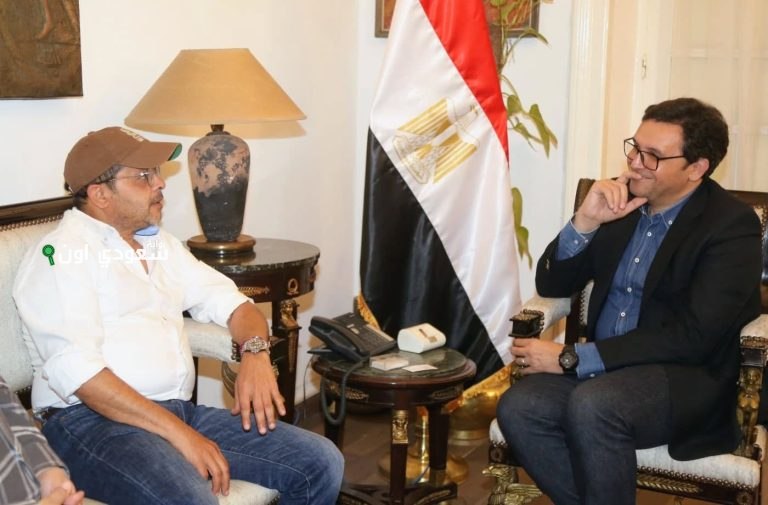 لقاءً بين الدكتور أحمد فؤاد هنو وزير الثقافة والنجم الكوميدي محمد هنيدي