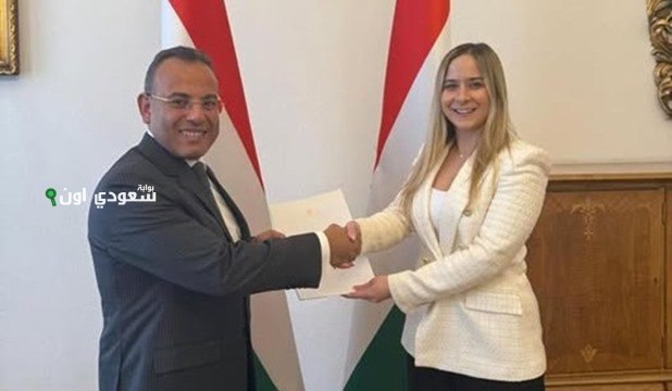 السفير المصري بالمجر يحتفل مع بعثة الخماسي الحديث بالإنجاز