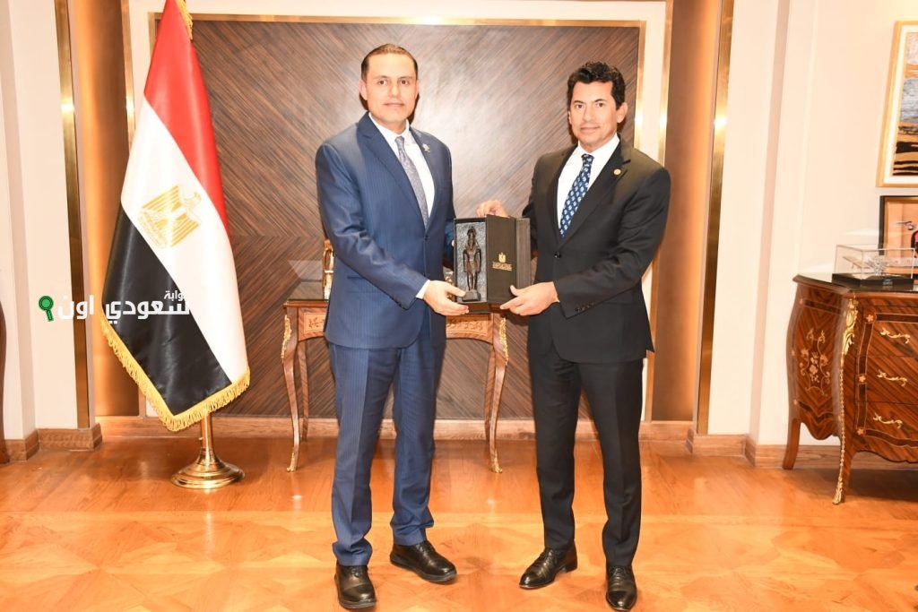 استقبال وزير الشباب والرياضة للسفير القطري في القاهرة