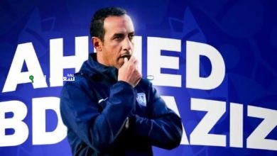 أحمد عبد العزيز المدير الفني للفريق الأول لكرة القدم بنادي سموحة
