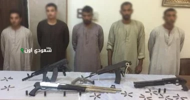 اعتقال شخصين بحوزتهما سلاحين ناريين في مناسبة بجدة