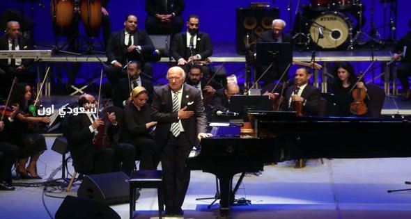 ليلة ساحرة في دار الأوبرا المصرية مع عمر خيرت وتألقه بأعماله الموسيقية الخالدة