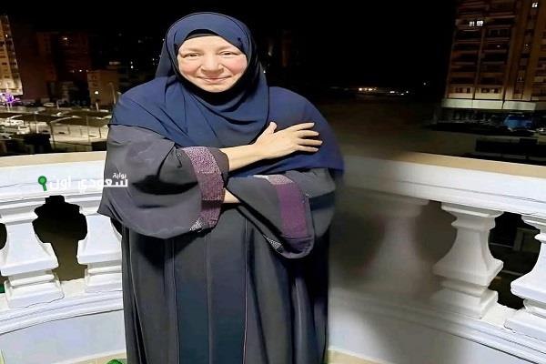 بأسلوب عفوي وكلمات صادقة، أيمن سليم يعيد عبلة كامل إلى الأضواء من جديد
