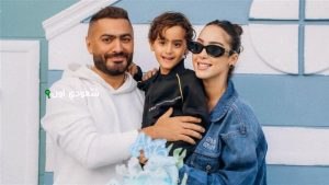 تامر حسني وابنه آدم