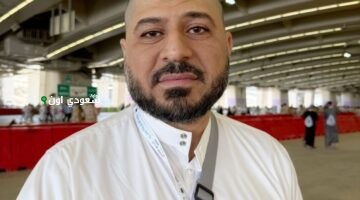 عمر المصري يرتدي الشماغ والعقال: فضل دعاء الوالدين في تسهيل أداء الحج