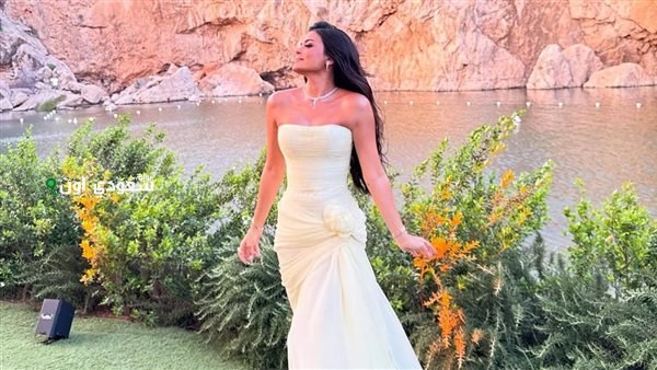 أسماء جلال تشارك صوراً جديدة من زفاف أمينة خليل باليونان