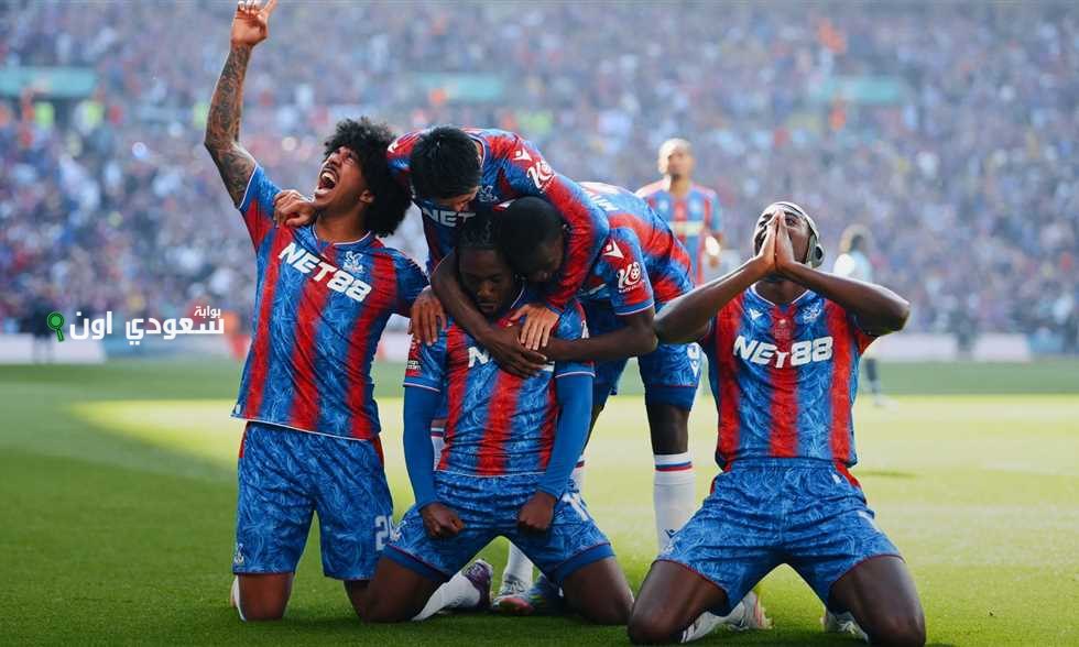 كريستال بالاس يواجه خطر الاستبعاد من الدوري الأوروبي، وعلاقة غير متوقعة مع نادي ليون