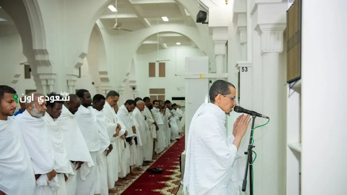 الحجاج يؤدون صلاتي المغرب والعشاء في مزدلفة
