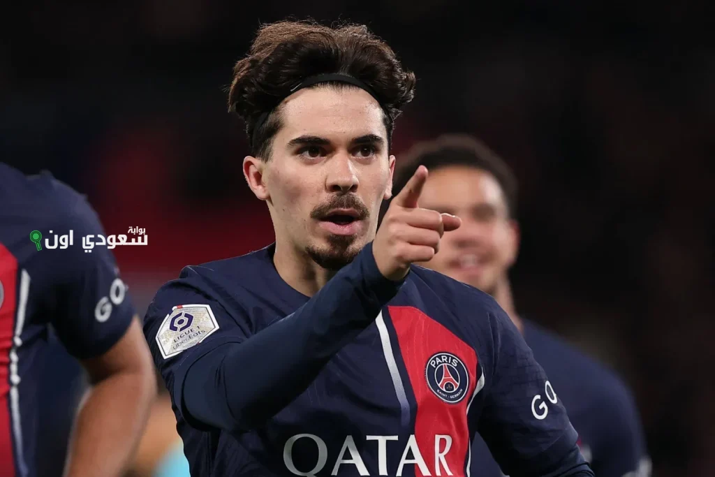 باريس يفتتح مشواره العالمي بعرض ساحر وويتميز فيتينيا بلقب رجل المباراة بلا منازع