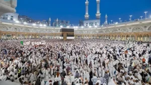 الحجاج يؤدون طواف الإفاضة