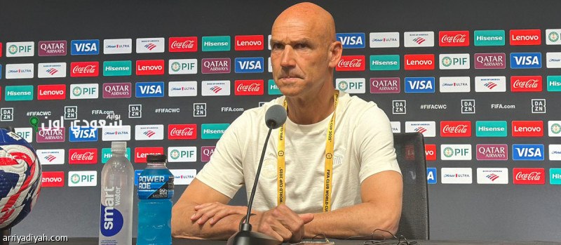 ليتش يؤكد صعوبة الضغط العالي أمام نيفيز ويشيد بالحصول على نقطة من الهلال