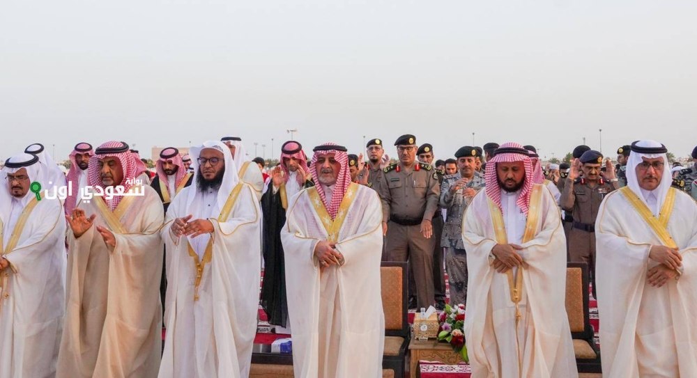 أمير منطقة تبوك ونائبه يشاركان في أداء صلاة عيد الأضحى المبارك لعام 2025