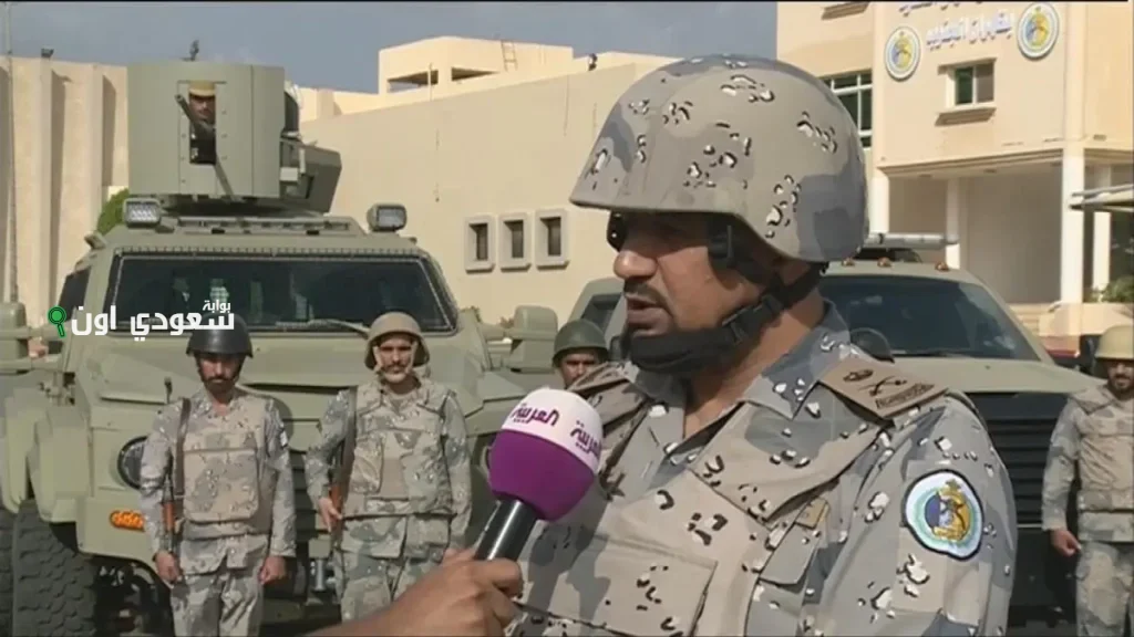 حرس الحدود بعسير ينقذ مواطنين عالقين في البحر بواسطة البحرية
