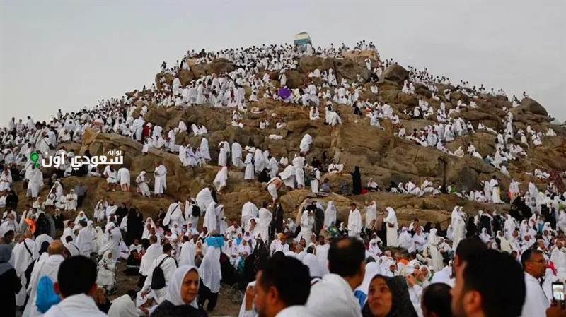 دعوة للحجاج بعدم مغادرة مخيمات عرفة حتى الرابعة عصرًا