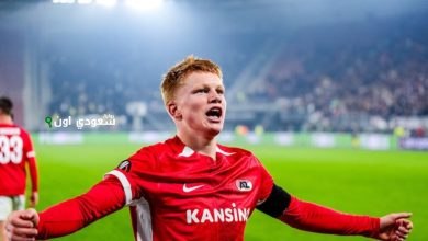 لاعب الوسط الشاب كيس سميت