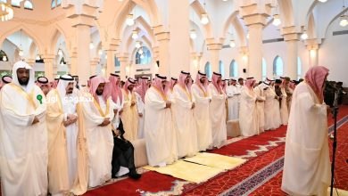 أمير منطقة جازان ونائبه يؤديان صلاة عيد الأضحى