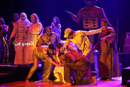 فرقة الطارف تقدّم عرض “الطينة” خلال فعاليات مهرجان فرق الأقاليم المسرحية السابع والأربعين