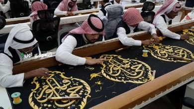 تجهيز الكسوة الجديدة للكعبة