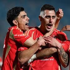 بن شرقي وجراديشار يجلسان على مقاعد بدلاء الأهلي في المباراة ضد بورتو
