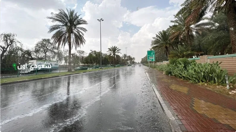 رياح قوية وارتفاع الأمواج