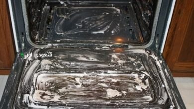 استخدمي شوية بيكربونات على الفرن