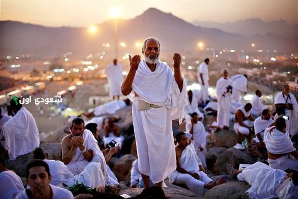 متى ينزل الله يوم