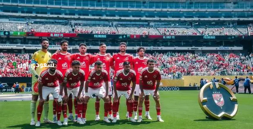 نجم الأهلي يطلب الرحيل عن الفريق بسبب قرارات المدرب الجديد
