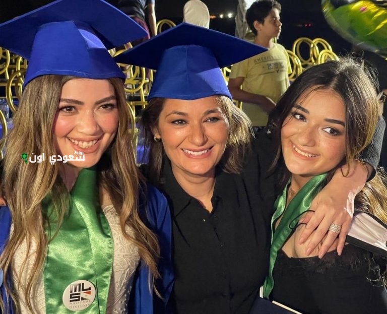 هدي زاهر تُهنئ بناتها