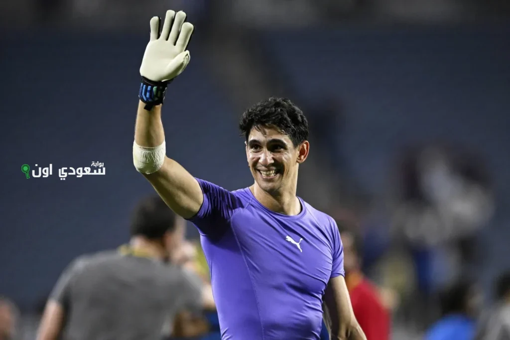 الهلال يرد بقوة على مكالمة رئيس إشبيلية بشأن ياسين بونو ومفاجأة فهد بن نافل