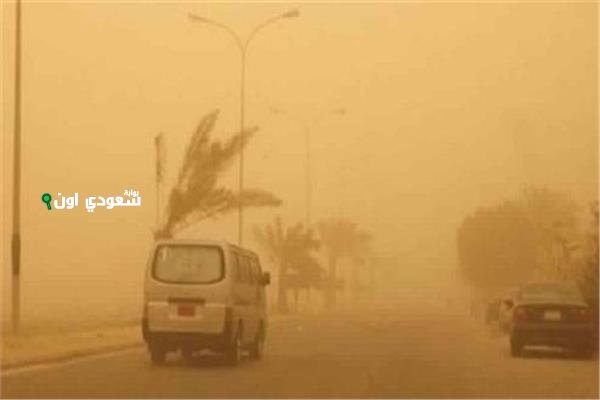 نشاط رياح يثير الأتربة والغبار في مناطق متعددة